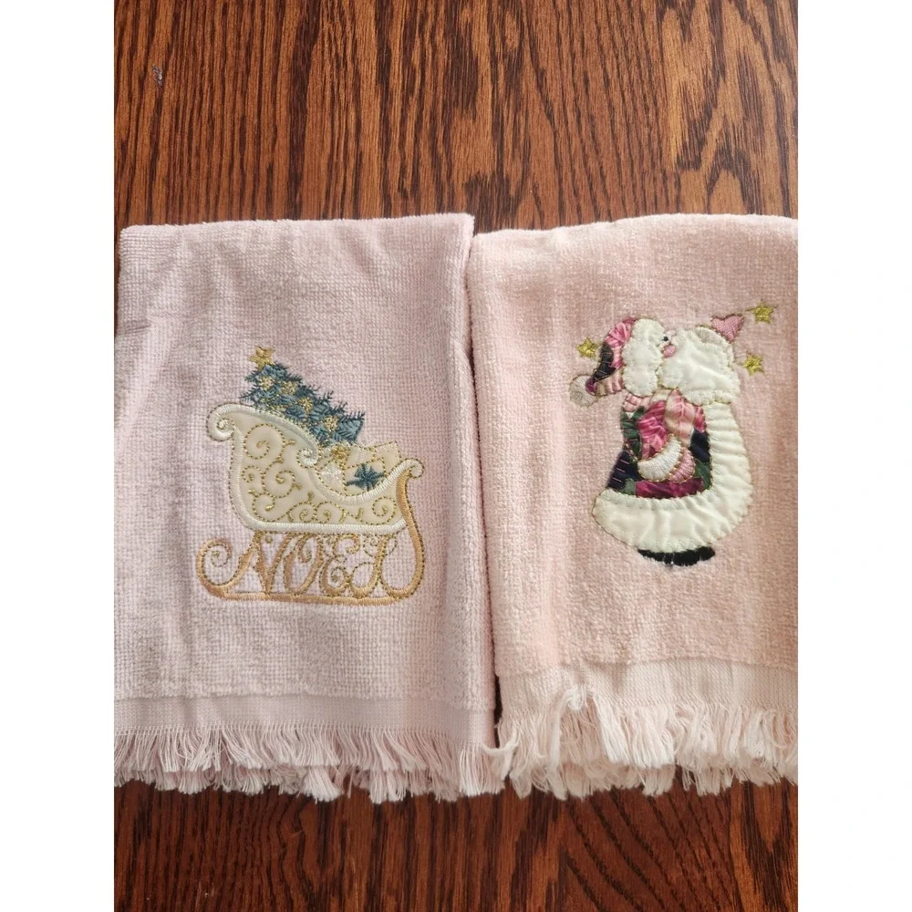 Set Of Four Pink Royal Terry Embroidered Christmas Hand Towels Made‎ In Taiwan